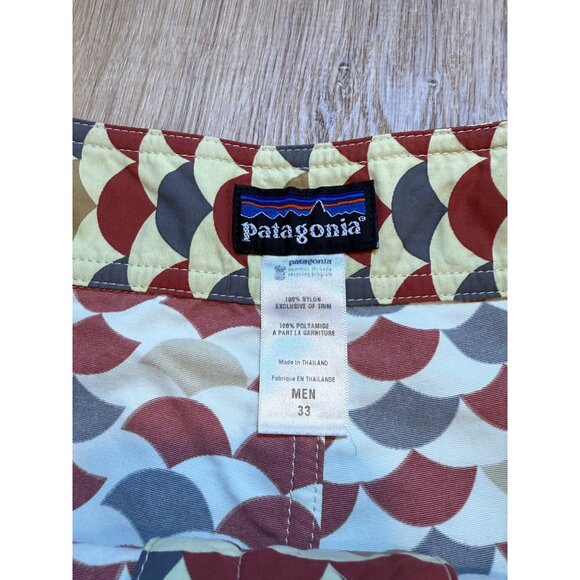 Patagonia Mens Swim Trunks Size 33 Nylon Scallop Print Red/Yellow - Picture 2 of 7